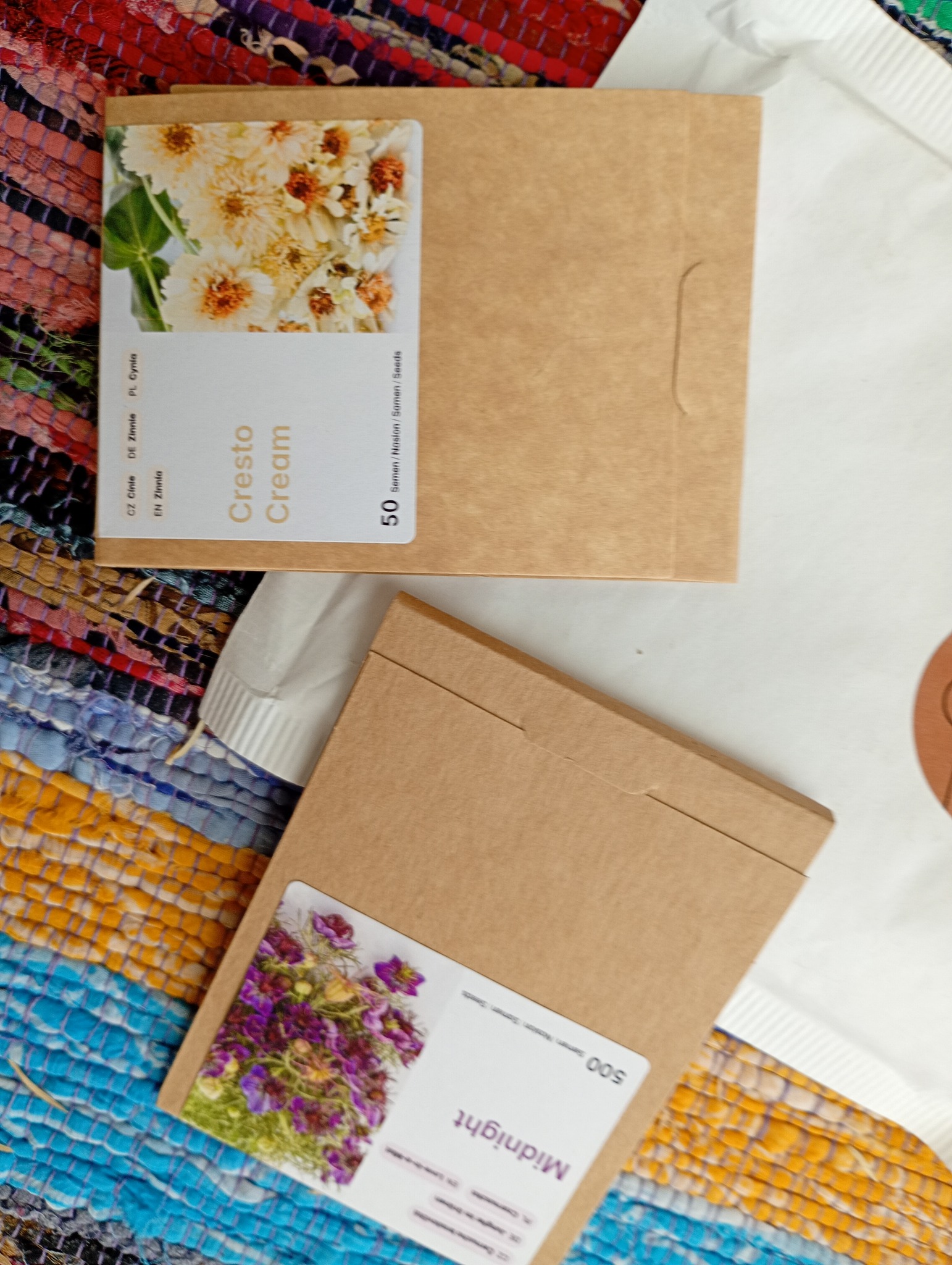 Cynia Cresto Cream i czarnuszka Midnight – kolejne odmiany z zamówienia